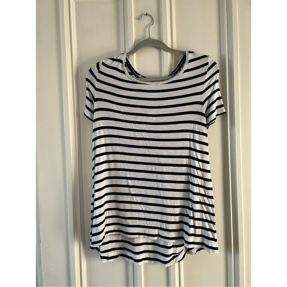 Old Navy women’s blue and white striped tie back t shirt XS